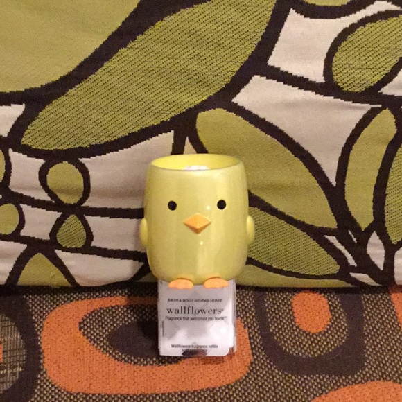 NWT 🐣 Bath and Body Works Easter Chick Wallflower Plug - Picture 2 of 8